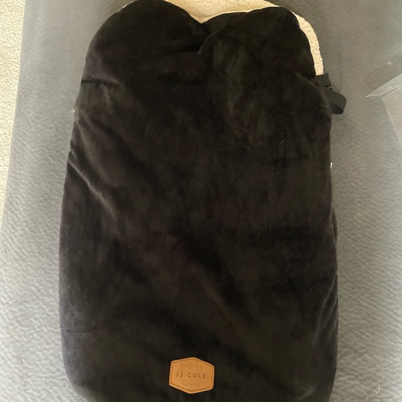 JJ Cole Black Bundleme Infant Cover - Picture 2 of 5